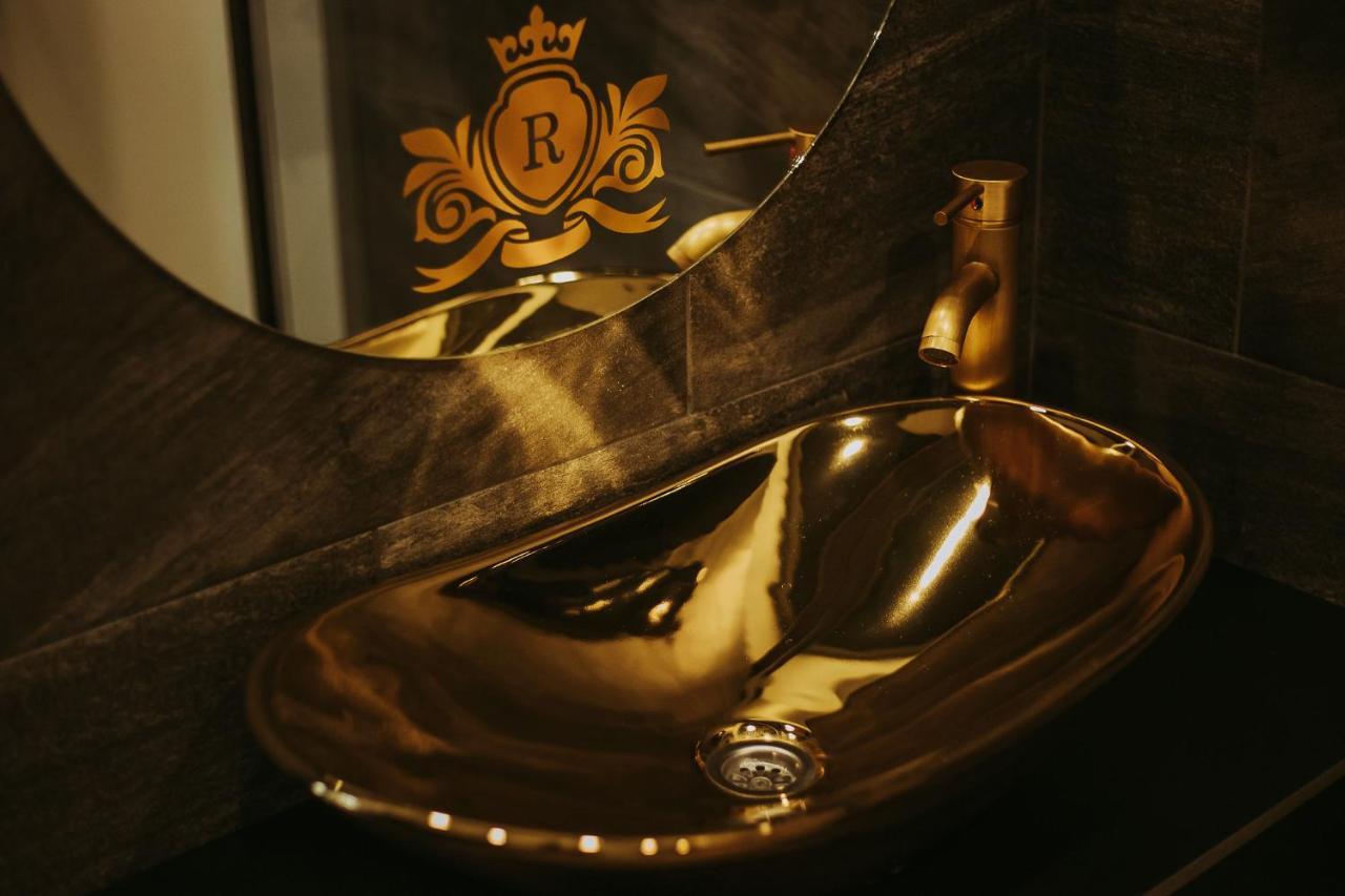 Royal Palace 武科瓦尔 外观 照片