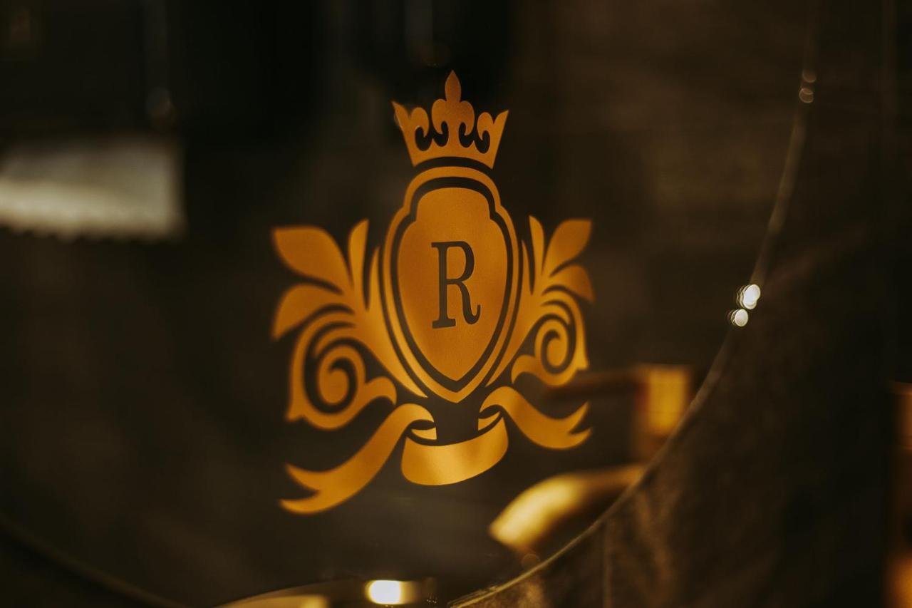 Royal Palace 武科瓦尔 外观 照片